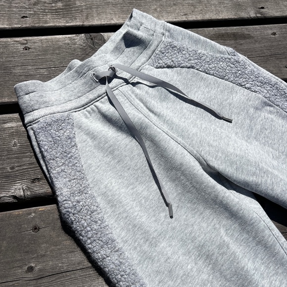 NEW Rare Lululemon Scuba Jogger *Sherpa Stripe Sz 2 - Picture 6 of 10